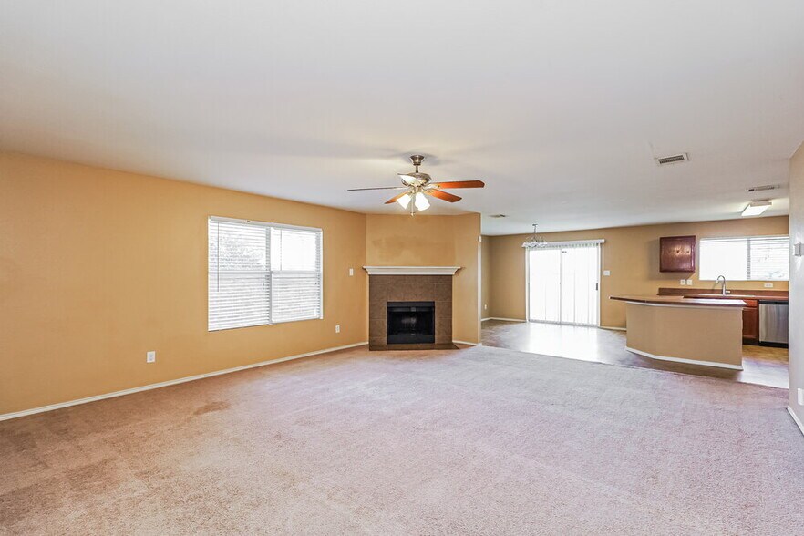 Building Photo - 10001 Chrysalis Dr