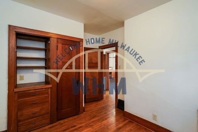 Building Photo - 1603 E Hampshire St