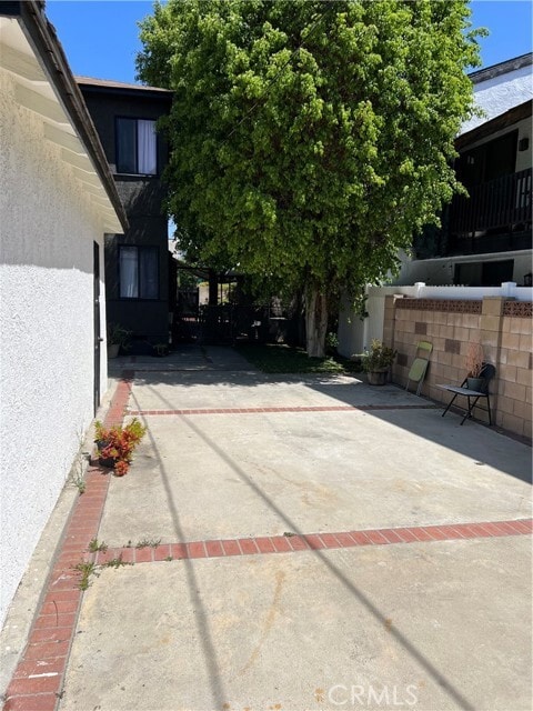 Building Photo - 12660 Oxnard St