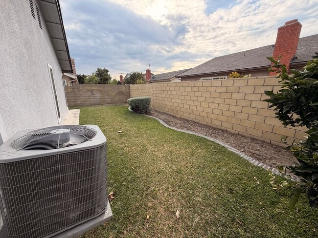 Building Photo - Remodeled 3 Bedroom Cerritos House For Rent with Central AC!