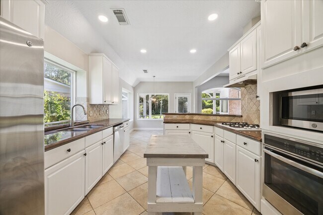 Building Photo - 12015 Wynmar Ln