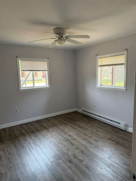 Building Photo - 831 Bay St