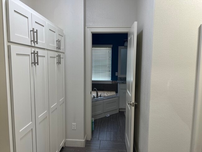 Building Photo - 1271 Chattie Dr