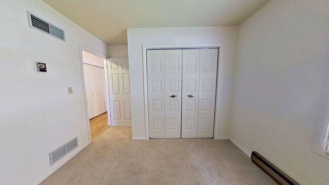 Building Photo - Flexible Lease Options—Raised Rancher