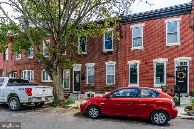 Building Photo - 2627 E Thompson St
