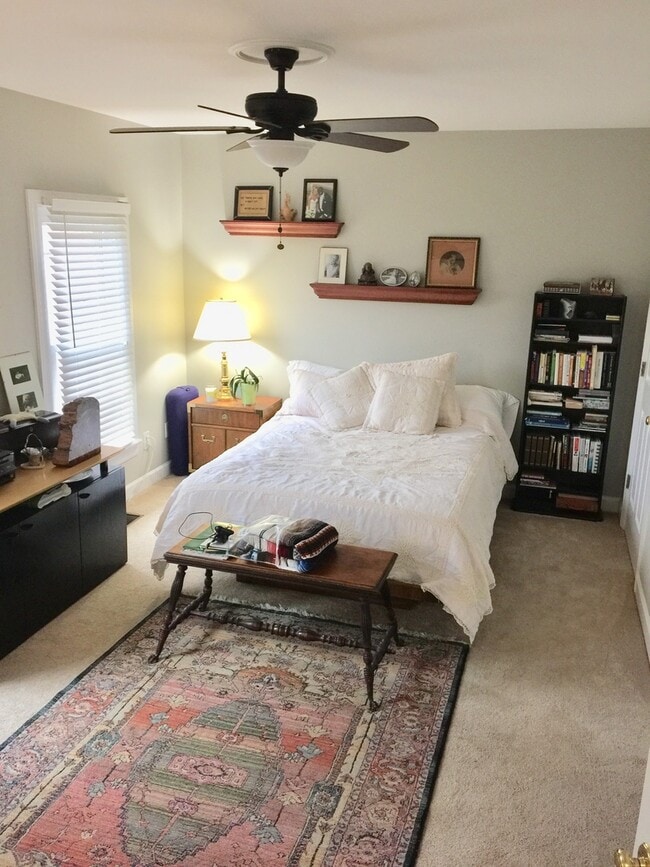 Building Photo - Green Hills living at its best.  2 BR 2.5 ...