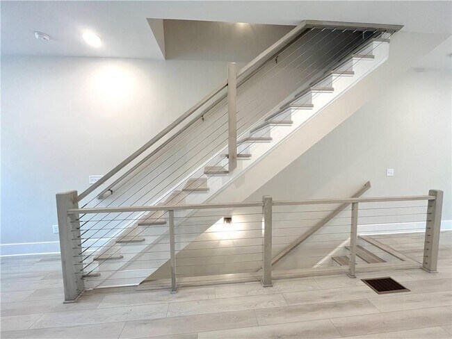 Building Photo - 661 Soul Aly