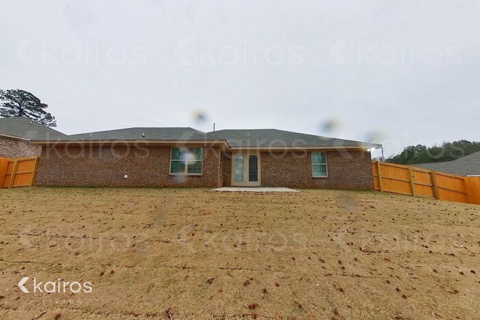 Building Photo - 325 Bent Tree Dr