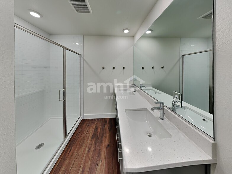 Building Photo - 7608 Mardale Ln
