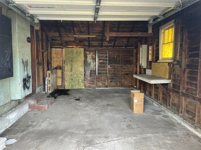 Building Photo - 3 br, 1 bath House - 715 Blackworth Street