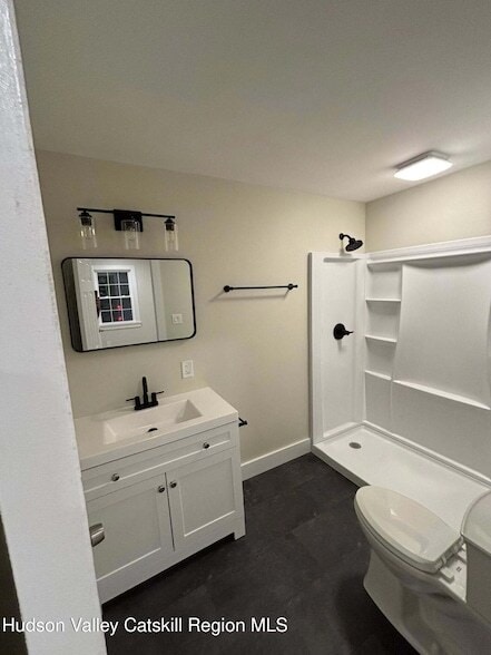 Building Photo - 13 Saugerties Manor Rd