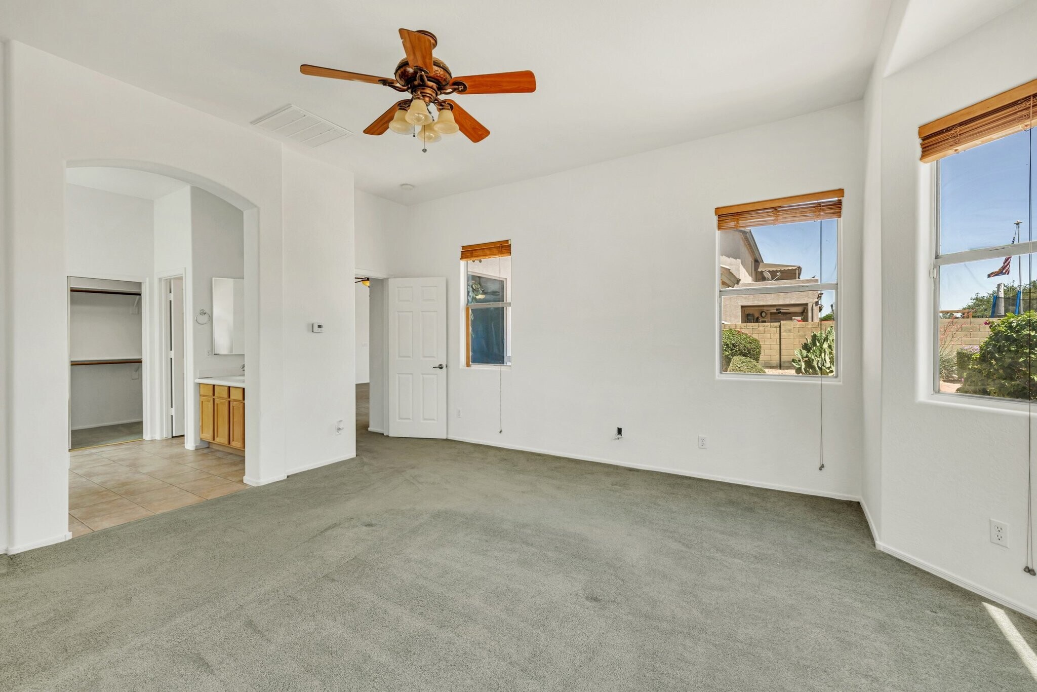 Building Photo - 9639 E Lobo Ave