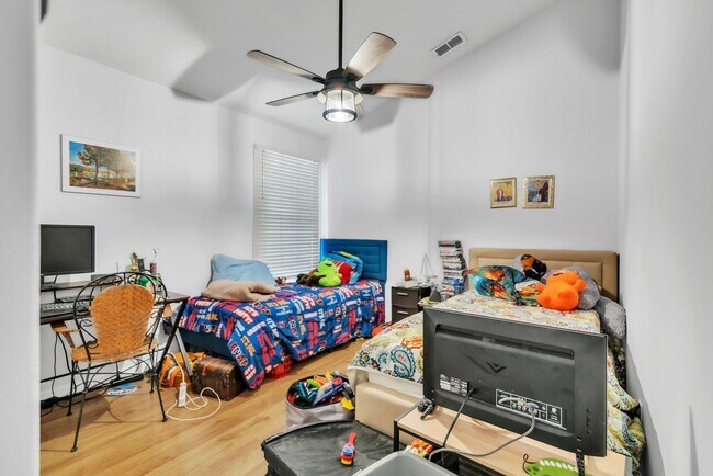 Building Photo - 406 Beltrees St