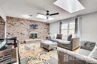 Building Photo - 3993 Park Ave