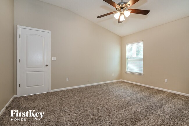Building Photo - 12418 Itani Wy
