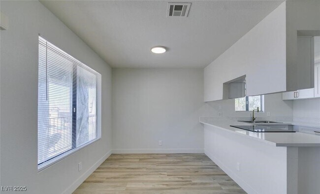 Building Photo - 6932 Kilgore Dr