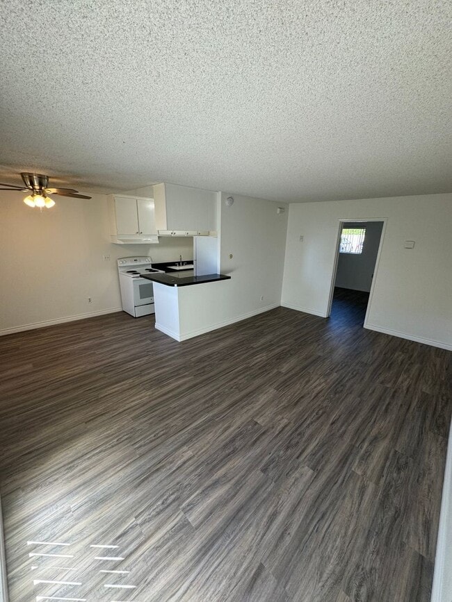 Building Photo - 7434 Mesa College Dr