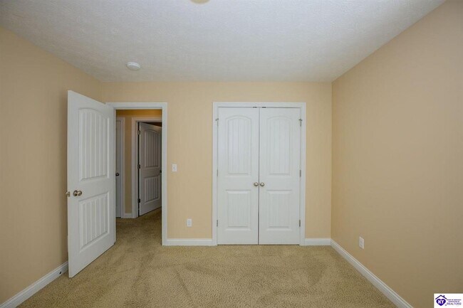 Building Photo - 114 W Mandarin Ct