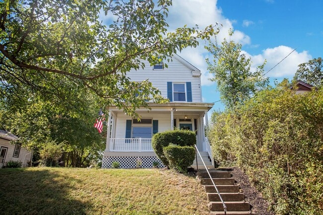 Building Photo - BOND HILL-  3 STORY 3 BEDRM 2 FULL BATH OPEN FLOOR PLAN w GARAGE