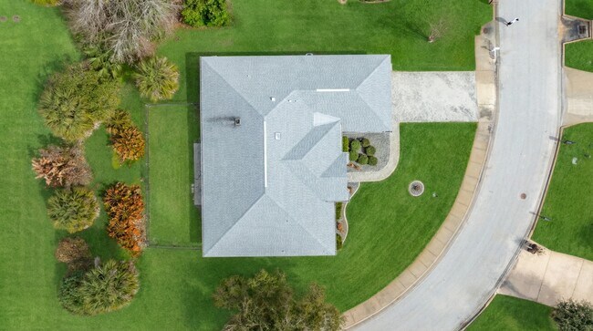 Building Photo - 11 Manderley Ln