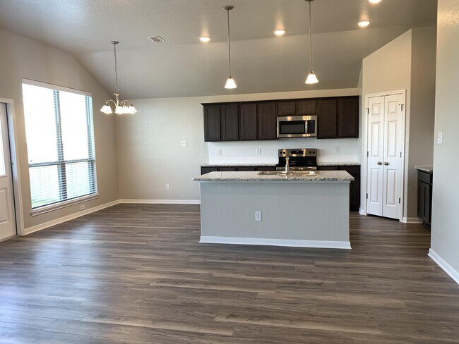 Building Photo - 1329 Aurora Grv Bnd