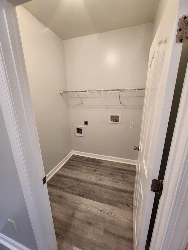 Building Photo - 152 Molinia Dr