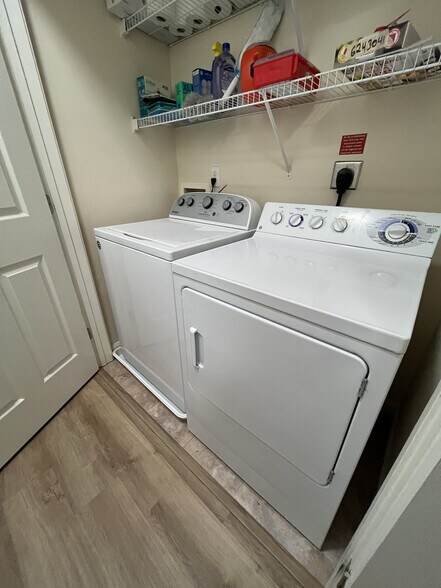 in-unit laundry - 27 Booth St