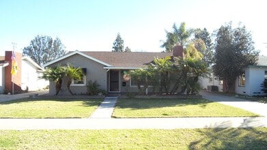 Building Photo - Old Towne Orange, Hardwood floors, Single Story House 3BR 2BA  2 car garage