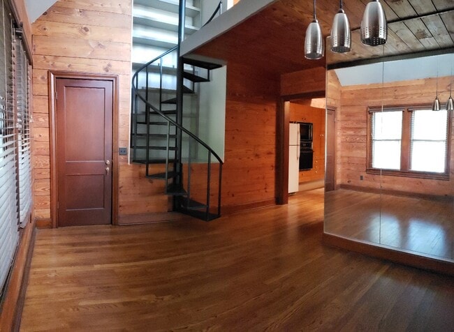 Building Photo - 505 Harvard St