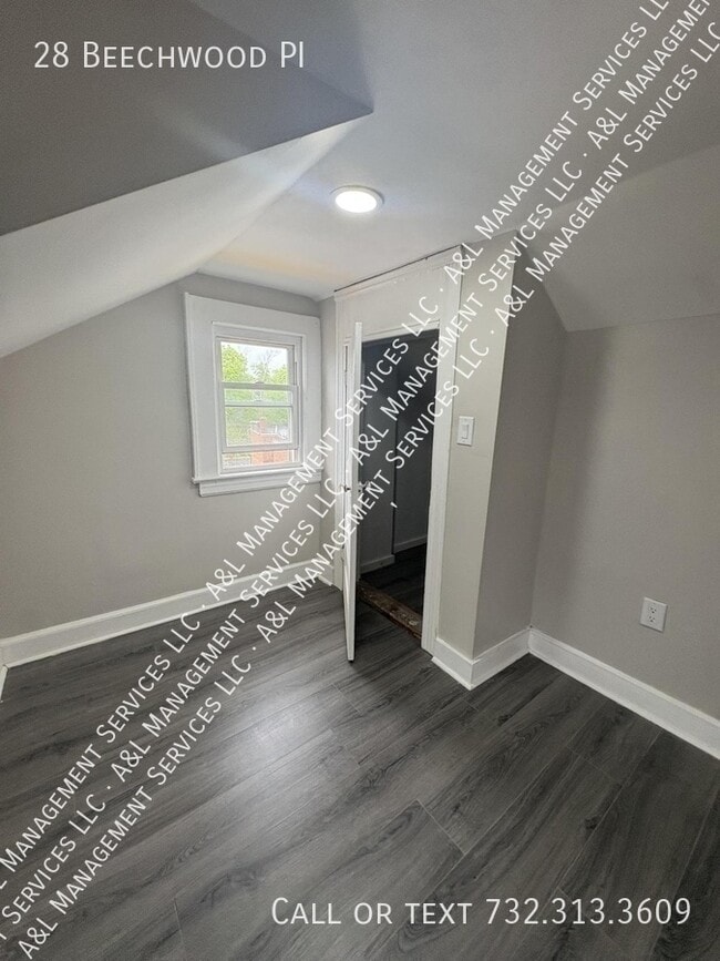 Building Photo - 28 Beechwood Pl