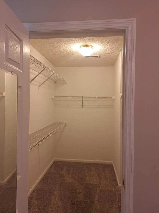 Building Photo - MOVE IN SPECIAL - $200 OFF TWO FULL MONTH'...