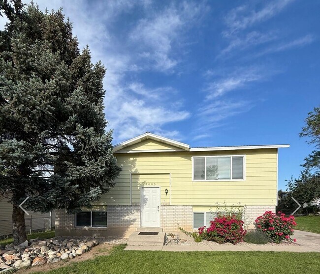 Building Photo - West Valley Four Bedroom Remodeled Split E...