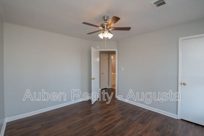 Building Photo - 3428 Monte Carlo Dr