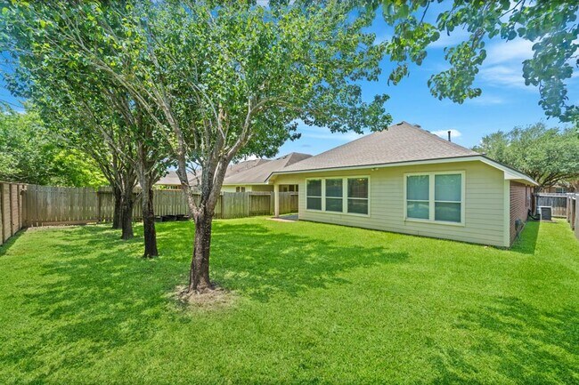 Building Photo - 23219 Dewflower Dr