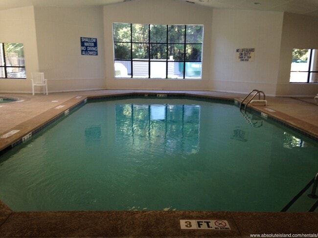 Building Photo - Furnished Two-Bedroom Coastal Condo | North End of Hilton Head