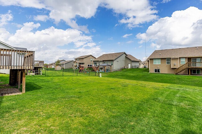 Building Photo - ALTOONA GEM!! 3 Bedroom, 2 Bathroom Home in Altoona!