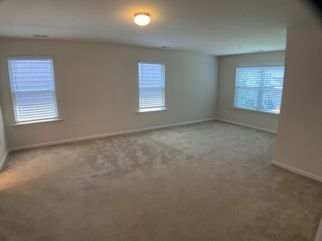Building Photo - 4 Bed, 3 Bath in Desirable Apex