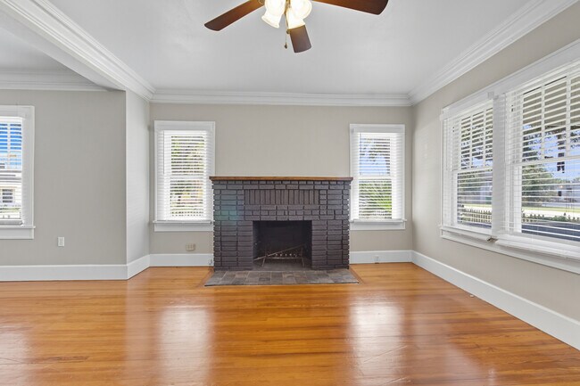 Building Photo - 4701 Haines Rd N