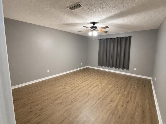 Building Photo - 2155 Hagood Loop