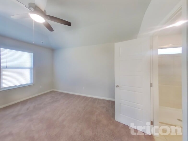 Building Photo - 13523 Emerson Wy