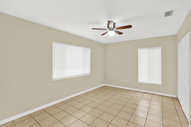 Building Photo - 808 S Charleston Ave