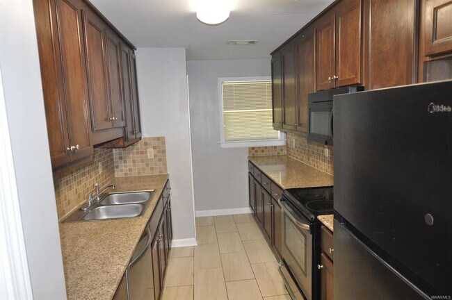 Building Photo - 716 W Edgemont Ave