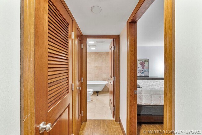 Building Photo - 500 Ocean Trail Way