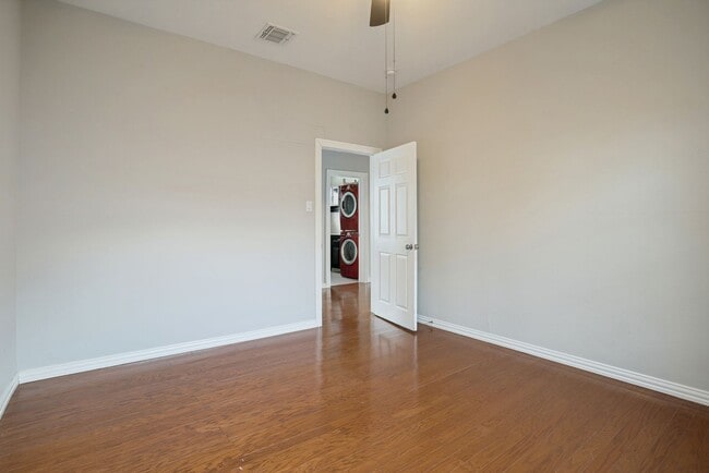 Building Photo - 2219 N Flores St