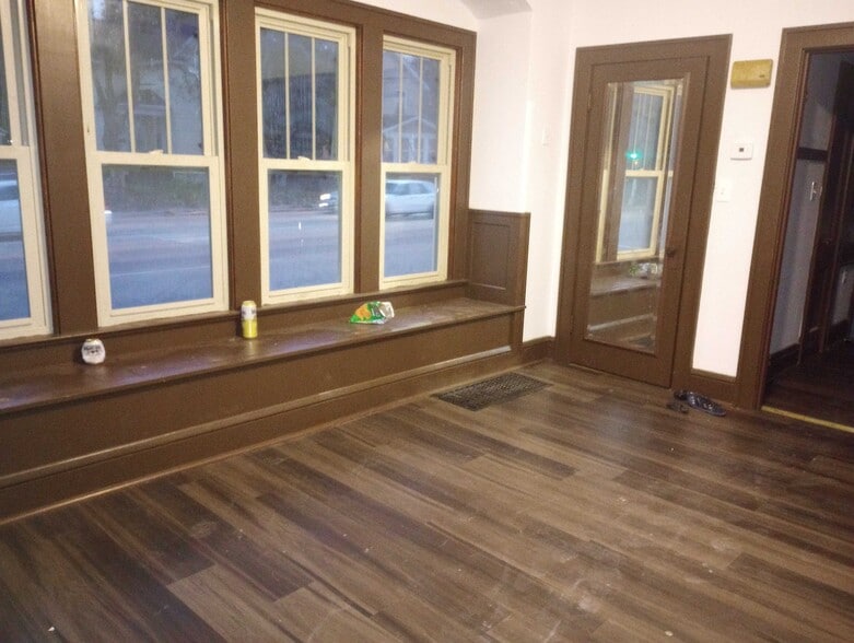 Building Photo - 632 W Prospect Ave