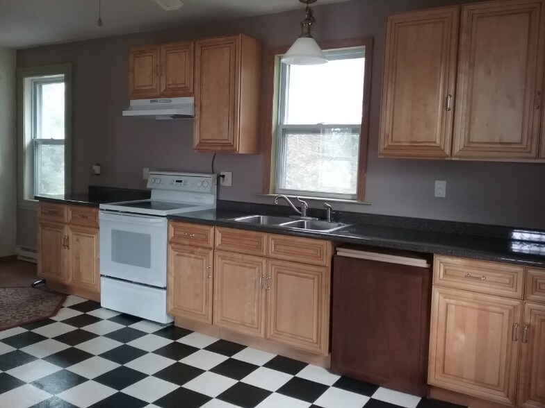 Building Photo - 30 Hardy St