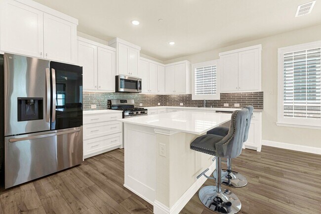 Building Photo - 8993 Swallowtail St