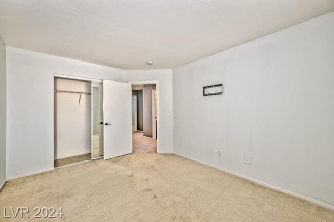 Building Photo - 4 Bedroom For Rent! Near Durango Station