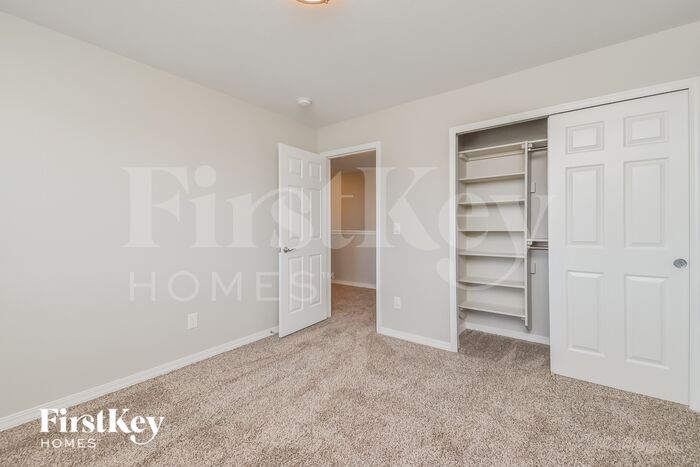 Building Photo - 3860 Swainson Dr