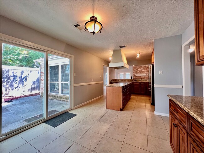 Building Photo - 11407 Briar Rose Dr